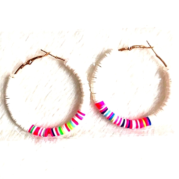 Multicolor Pastel Beaded Hoop Earrings Clay Beads Zinc Alloy White NEW - Picture 3 of 7